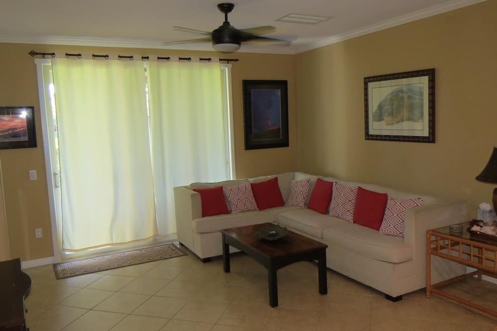 Kamuela Condo | Affordable Luxury - Golfer's Paradise!