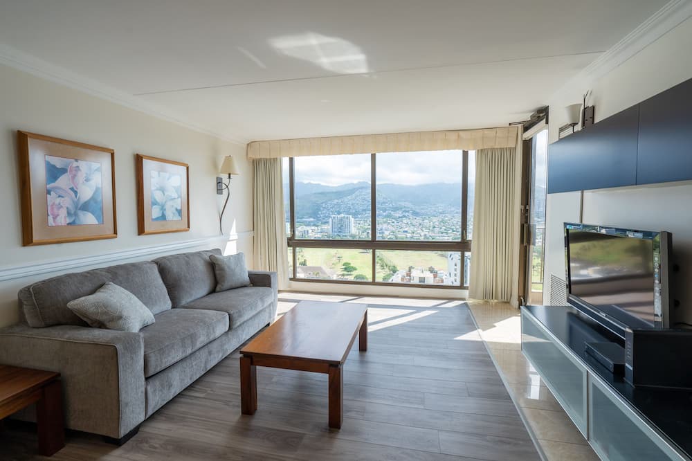 Waikiki Condo | Special Rate.Charming 1BD With Ko'olau Mountain Range View!