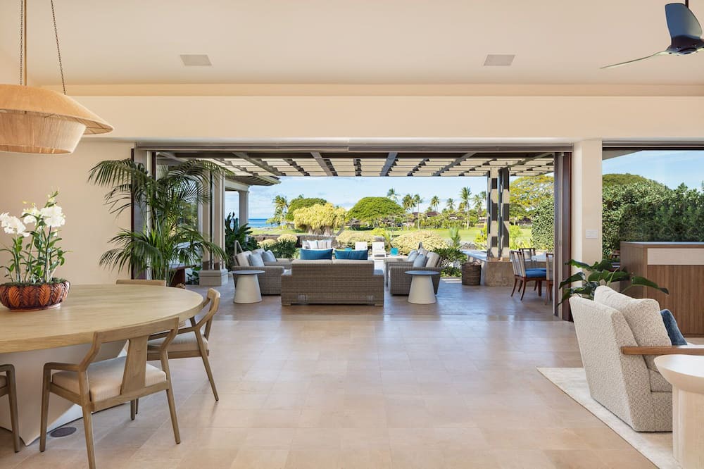 Kaupulehu House | Waiulu Ocean & Golf View Estate Hualalai