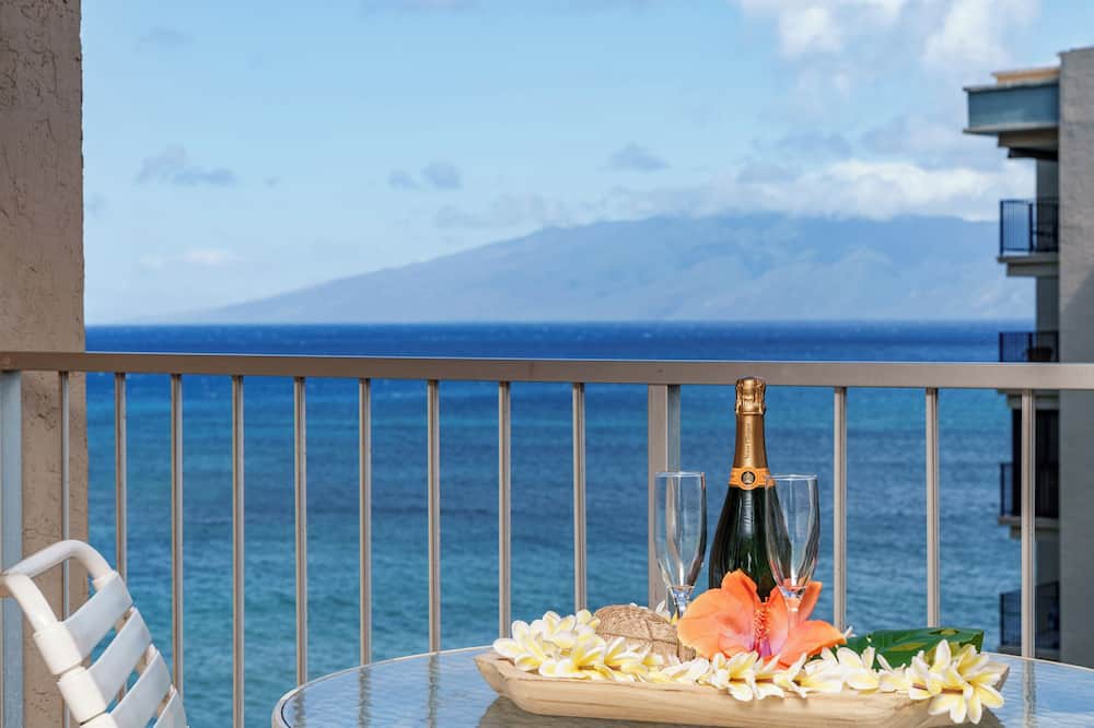 Kahana Condo | Studio 7th Floor OCEAN VIEW Condo - Royal Kahana 702