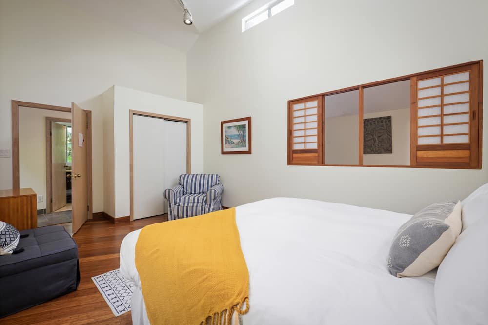 Honokaa House | Waipio Botanical Gardens in the heart of Waipio with waterfall & beach access!
