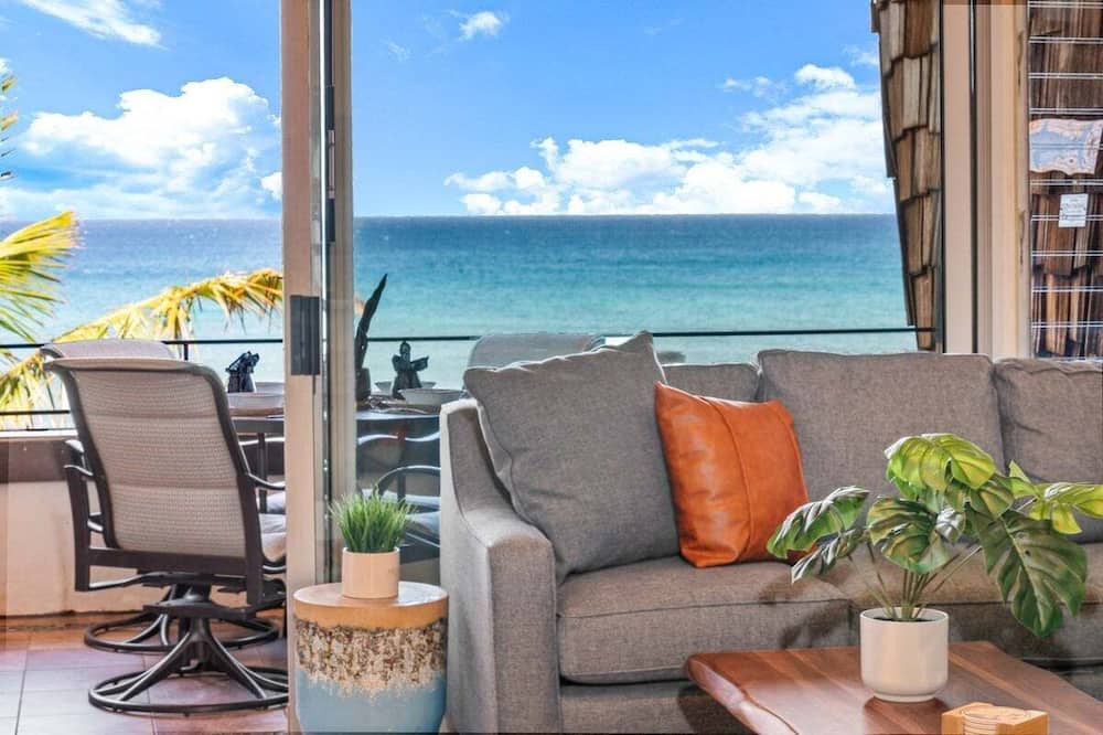 Honokowai Condo | OceanFront 2BD Whale Watching Retreat - Kulakane 307