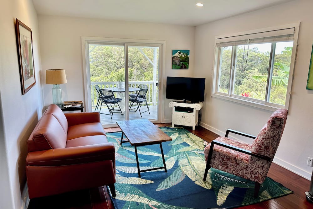 Pauwela Cottage | Pineapple Cottage B&B Vacation Rental Haiku Maui, Lic#BBPH2015/0011