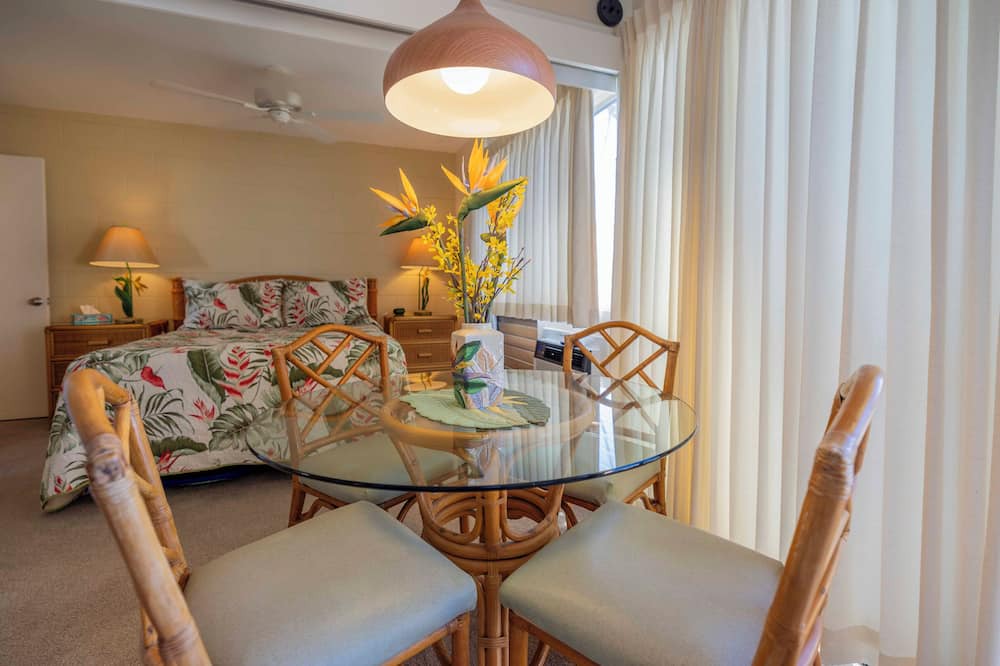 Maalaea Condo | Oceanfront Hono Kai B7 Escape Maui Condo Pool & Walk to Beach -Ma’alaea Bay