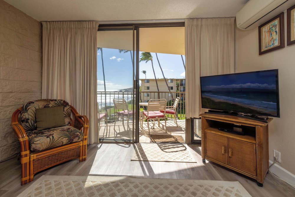 Maalaea Condo | Oceanview Kanai A Nalu 316 Great Views Split AC Pool Great Value