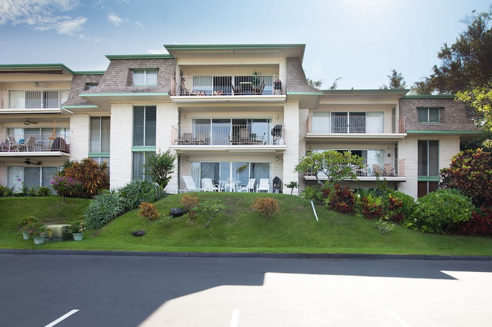 Keauhou Condo | Sunset Hale Kona: Ocean, Golf Course View, Keauhou Bay, Kona, Sleeps 4