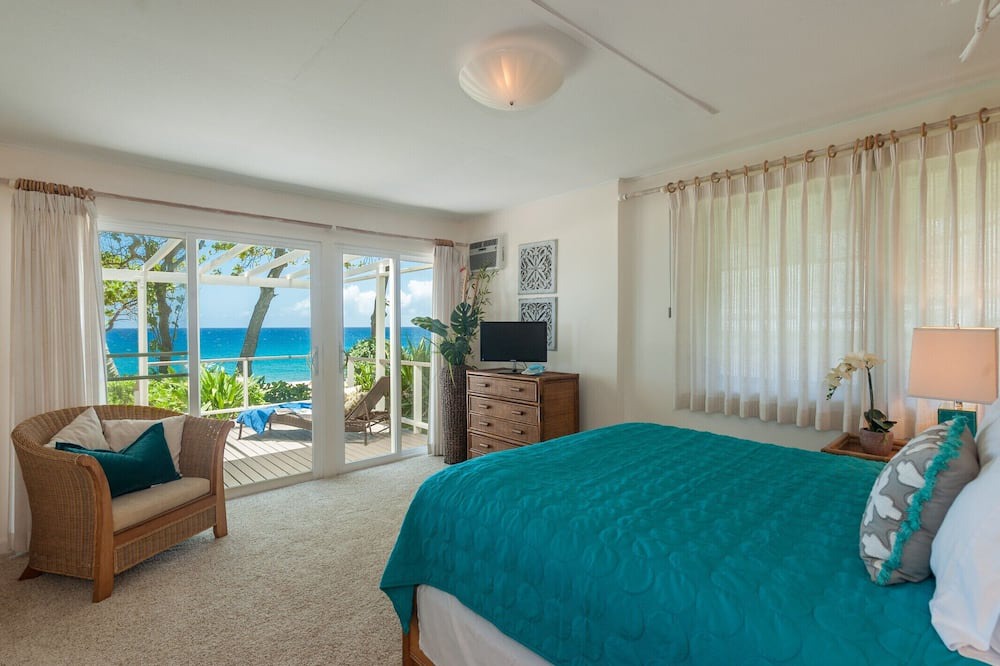Pupukea House | Beautiful Island Style Beachfront with AC and large covered lanai