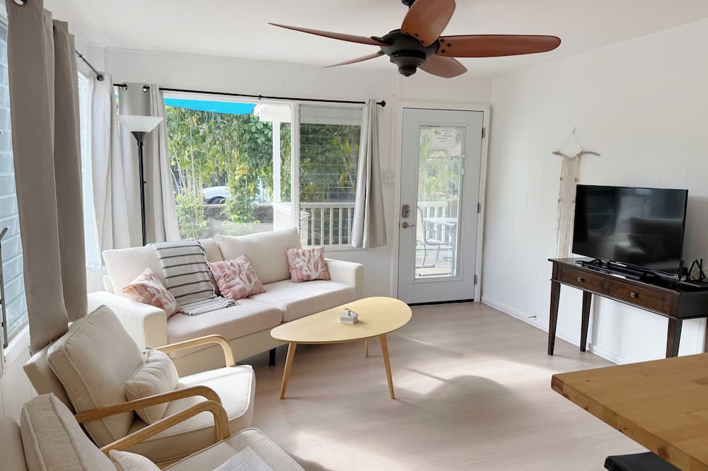Kihei House | Kihei Beach House 1 Block to the Beach! Walk to shops, parks, dining, groceries.
