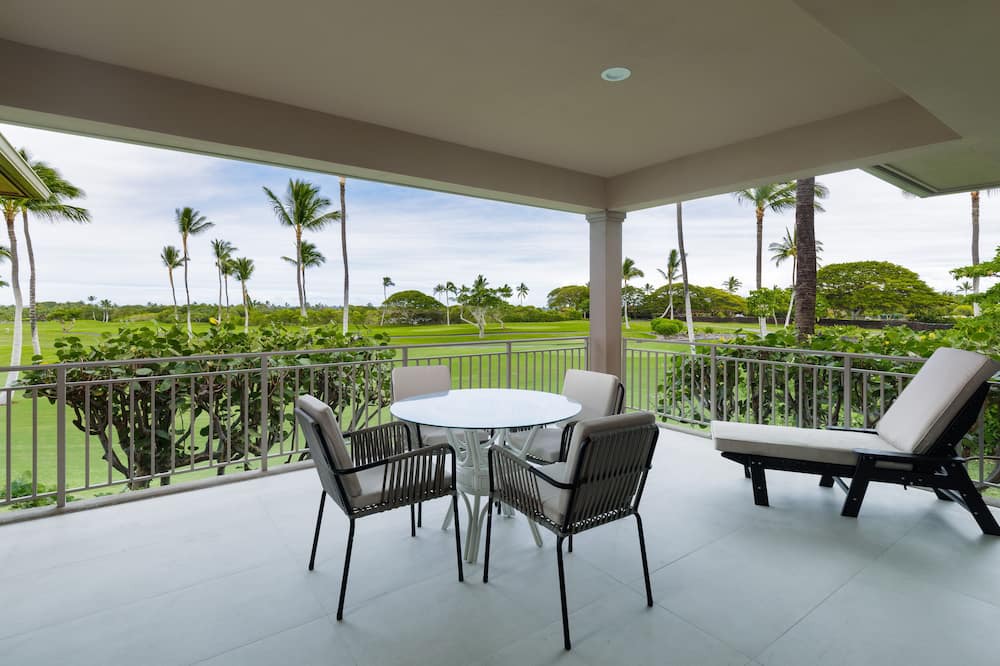 Kaupulehu Condo | Beautiful Fairway Villa 104A at Hualalai w/Resort Pool, AC & Two Golf Carts