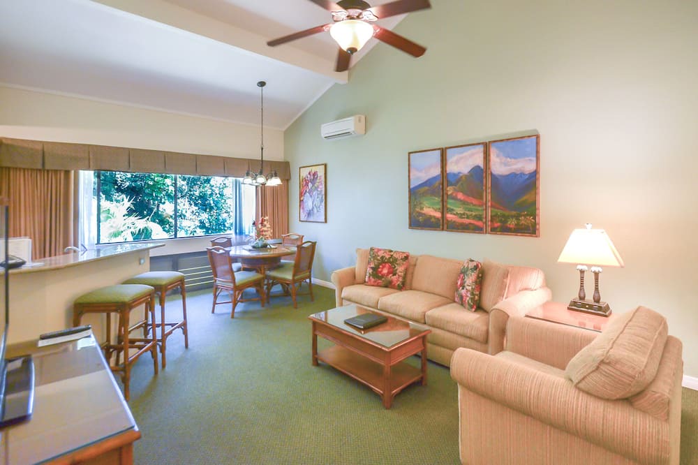 Princeville Resort | AIR CONDITIONING! 10 Minutes From Hanalei Bay ~ 1B at Makai w/KITCHEN!