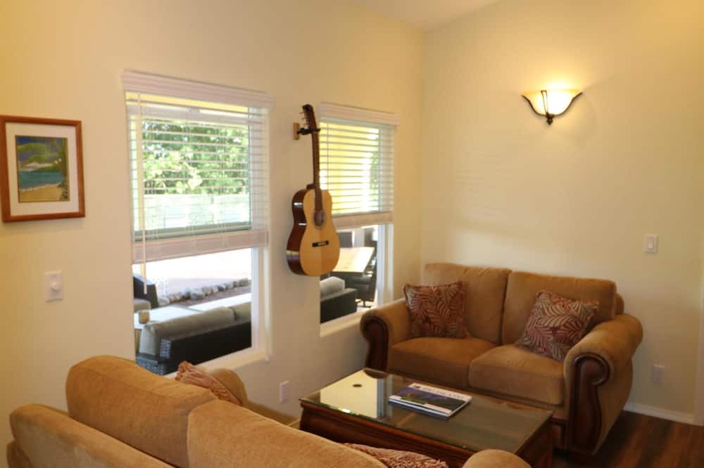 Keaau House | Your Very Own Private Hawaiian Resort - Top-Rated, Fully STVR Permitted