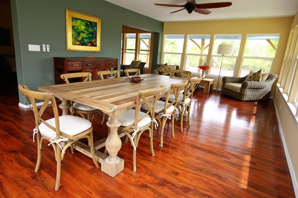 Keaau House | Plantation Style Home on 2 Acres with Pool with Air conditioning.