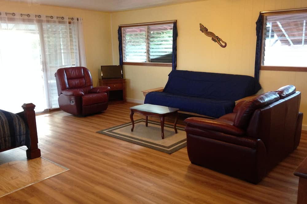 Hilo Apartment | Nice and Spacious Studio Apartment On The Large Golf Course In Hilo