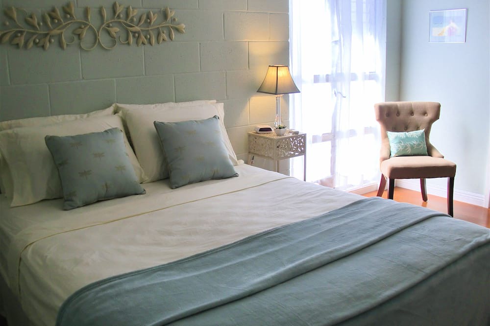 Waikiki Apartment | ~Waikiki~ LOWEST RATES IN AREA ~ Studio ~ Fully Furn ~ Blocks to Beach ~