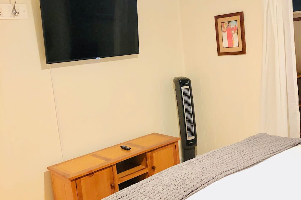 Paia House | 3 Bedroom Home - in Paia Town - Walk to it All