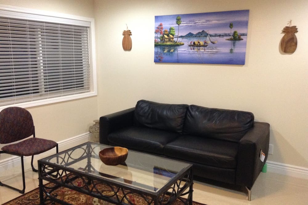 Makakilo City House | Two bedroom ocean view home locates in the safe gated community of Kumulani.