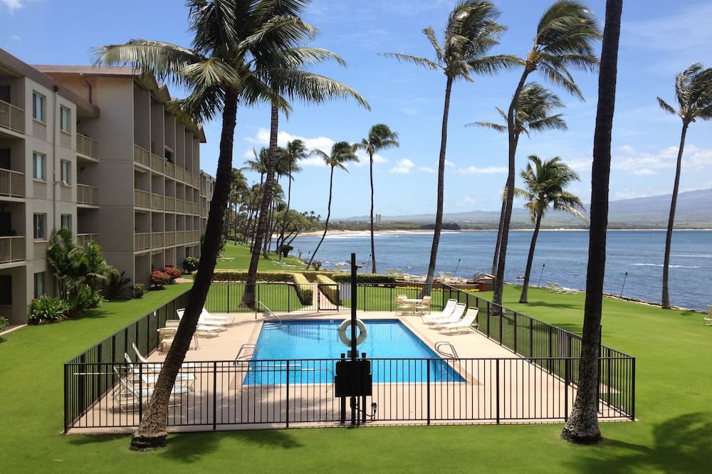 Maalaea Condo | Oceanfront, Luxurious Bed & Bedding, Air Conditioned, fast WiFi!