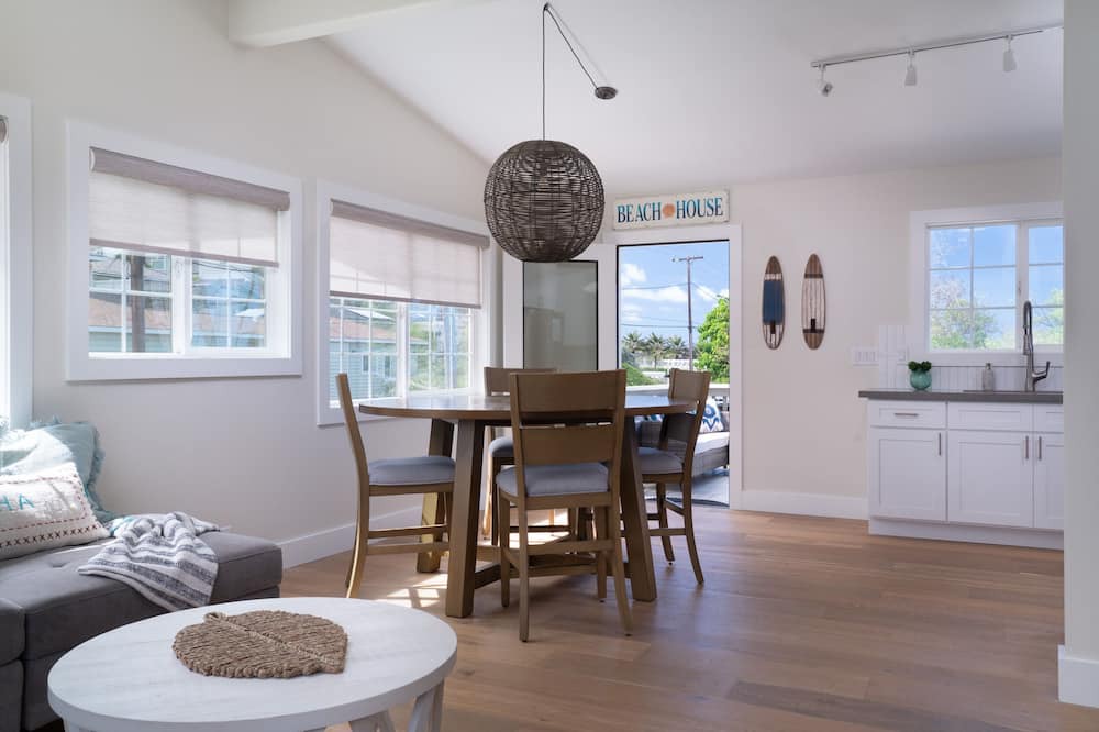 Waihee-Waiehu House | Charming Direct Oceanfront North Shore Beach House