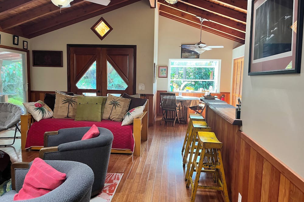 Kailua-Kona Cottage | Craftsman Cottage on 6 forested acres