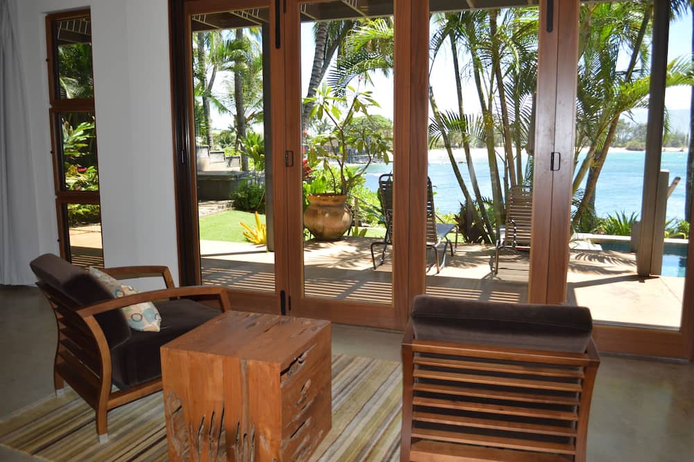 Paia House | Gorgeous! Oceanfront with Pool and Hot-Tub - Permitted