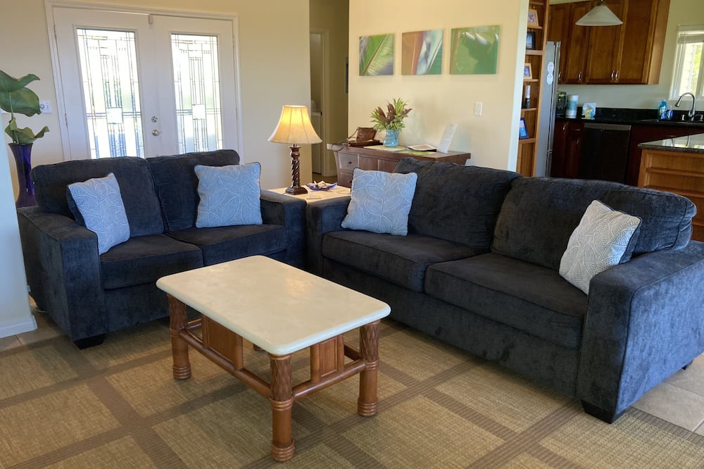 Keaau House | Hale Kai Nalu- Oceanfront Luxury Home W/Pool & Spa- Hilo-Side