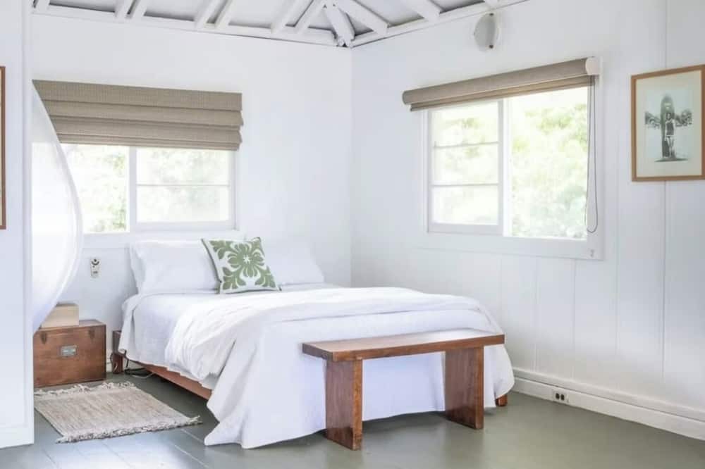 Kailua-Kona Cottage | Seaside Zen Cottage - A beach is your front yard
