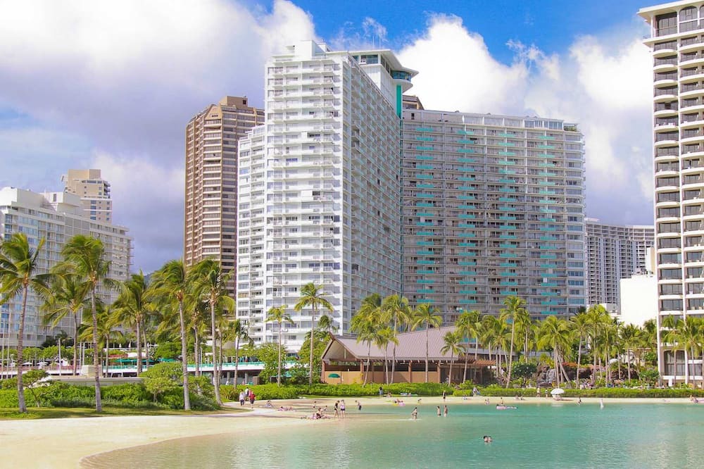 Waikiki Condo | Ilikai 1904 Ocean/Sunset/Marina Views King Bed