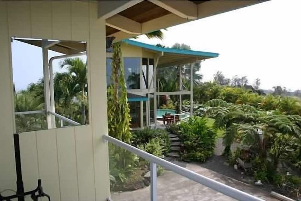 Kalaoa House | Guest house on gated acre estate, Sleeps up to 7; Great for Events, too