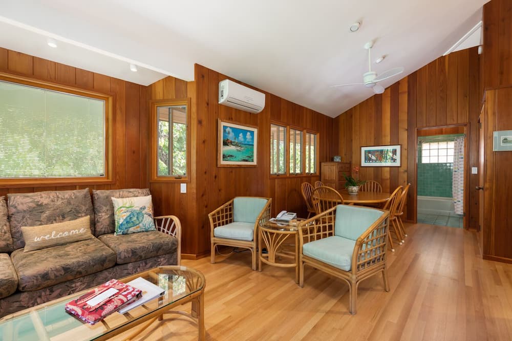 Puako Cottage | Waialea Bay Beachfront Home with AC
