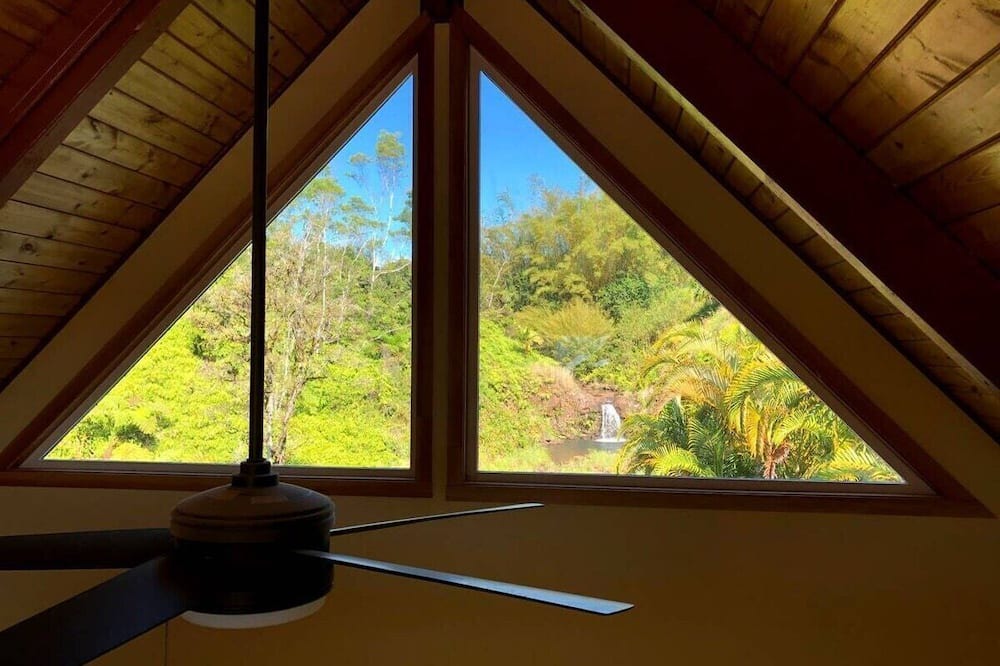 Hilo Cabin | A Rainforest Eco-Lodge on the Hamakua Coast