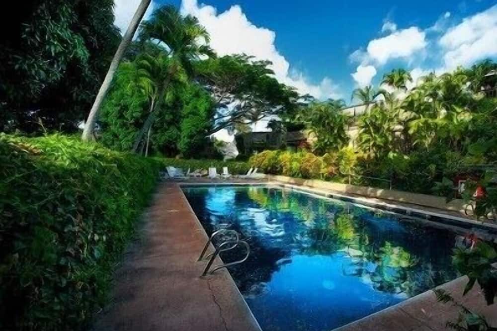 Kahana Condo | On top of the Ocean Hideaway - Oceanfront Condo with Views on Maui