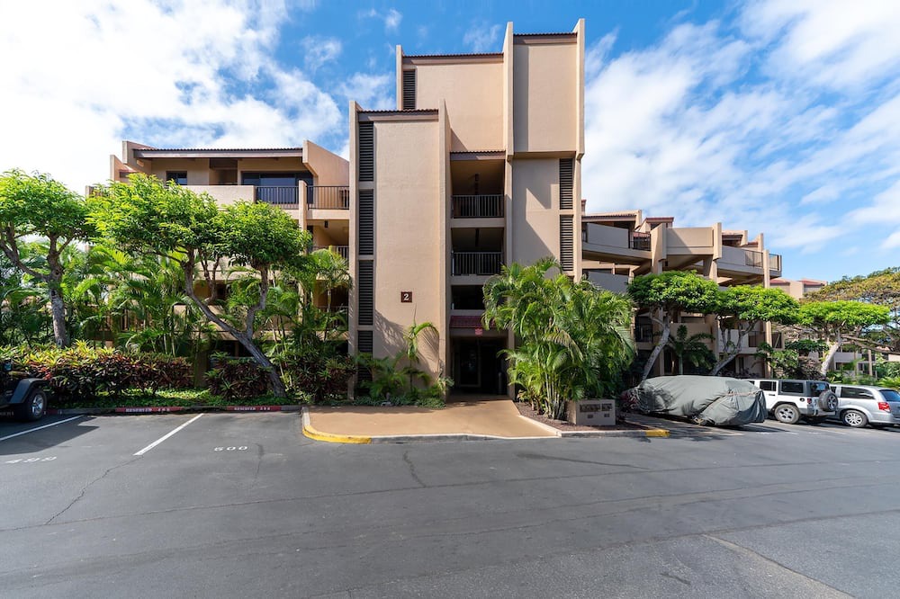 Kihei Condo | Kamaole Sands 2-204 - Dramatic Ocean and Courtyard Views, 1bd/2ba, AC, Wi-Fi