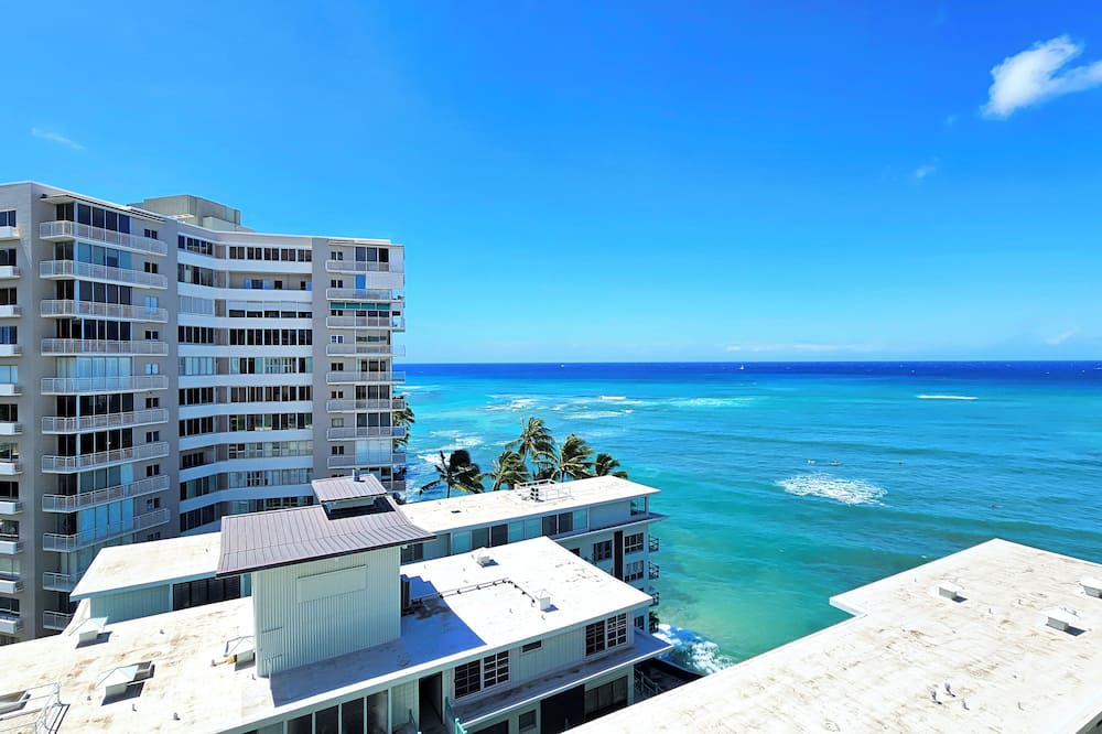 Diamond Head - Kapahulu - St. Louis Apartment | Idyllic Ocean Views from 12th floor 1 Bedroom Suite with Full Kitchen