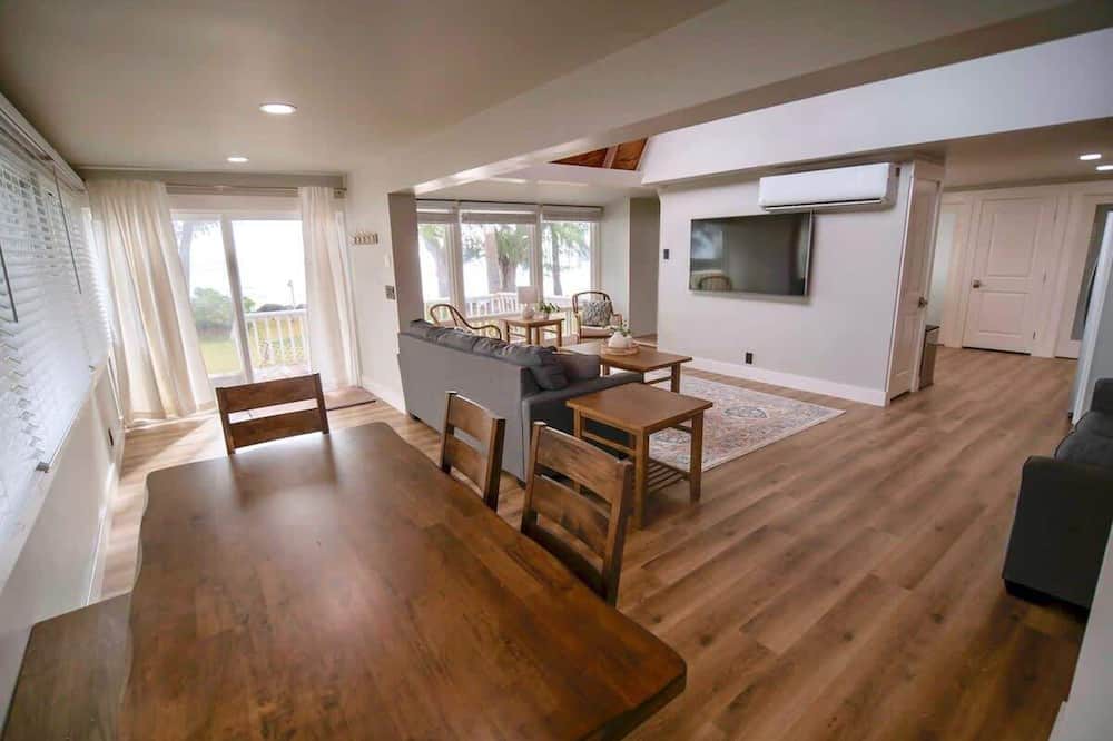 Punaluu House | Magic North Shore Beach House 30 Day Rental