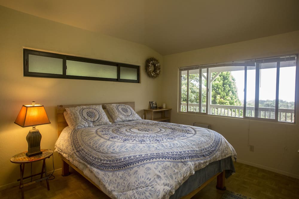 Honokaa Cabin | Forest Retreat Eco-Lodge - 24 acres of private land.