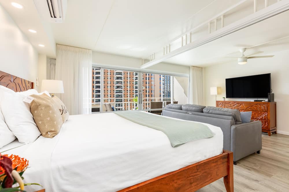 Waikiki Condo | Ocean & Fireworks Views Condo at the Ilikai Hotel w/Full Kitchen & Free WiFi