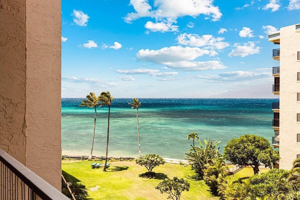 Kahana Condo | Renovated and spacious 2bd - oceanfront resort