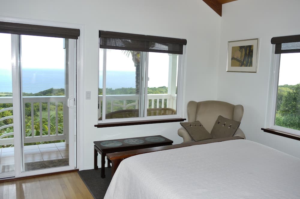 Hana Cottage | Hana's Heaven - a charming 2 bedroom cottage with spectacular ocean views