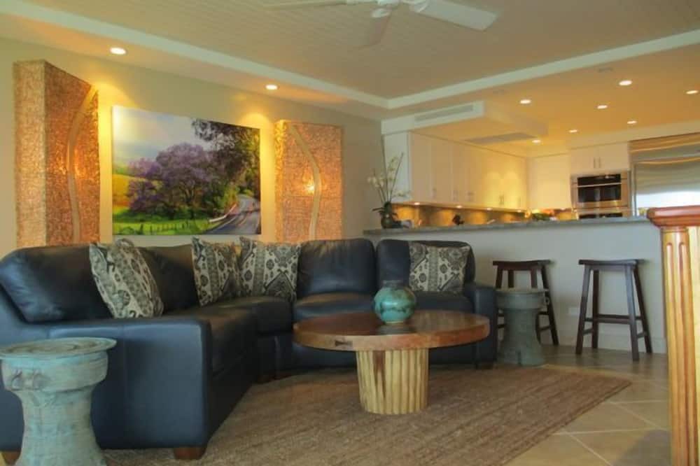 Kaanapali Condo | Kaanapali Villas, Oceanfront Luxury Maui Condo #180