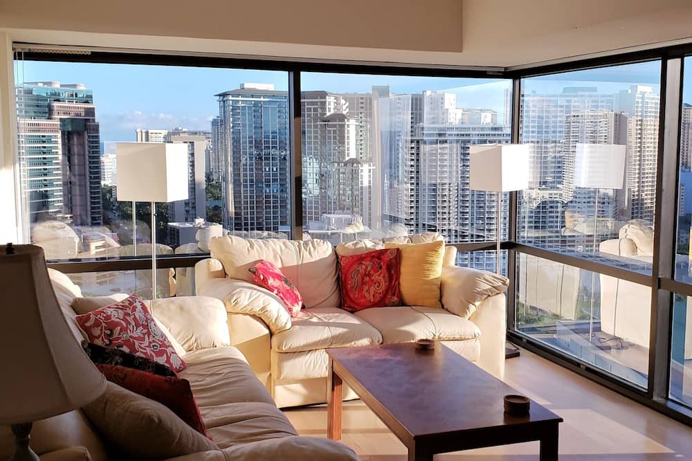 McCully - Moiliili Condo | 2 Bed 2 Bath Condo - Stunning Ocean views, Spacious, Clean and Comfortable