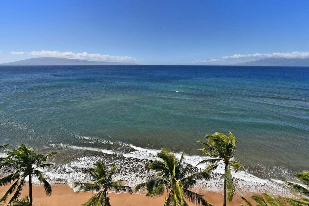 Honokowai Condo | Relaxing BeachFront Studio Amazing Views - Mahana 1113
