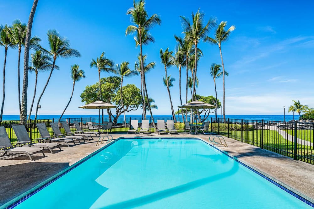 Kailua-Kona Condo | 🏖️Desirable Ground Floor Unit | AC & WIFI | Concierge Included