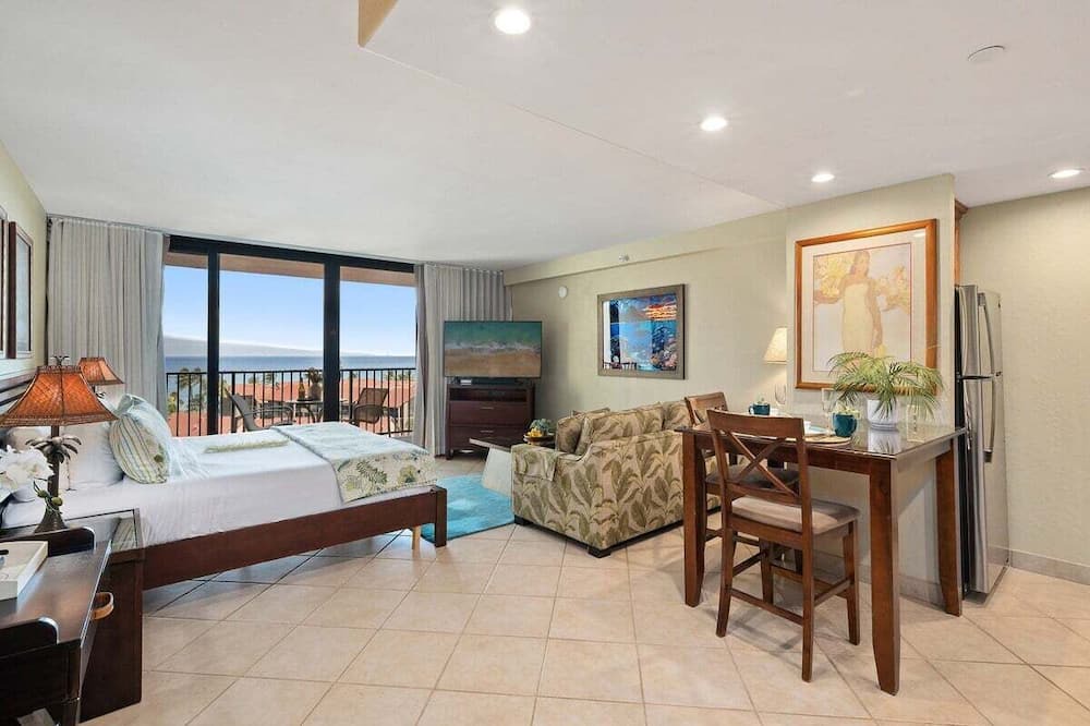 Honokowai Condo | Kaanapali Penthouse Studio with AC and Pool - Kaanapali Shores 936
