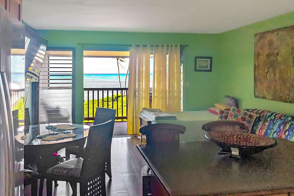 Ualapue Condo | MOLOKAI ISLAND Two Bedroom Oceanfront Top End Unit!