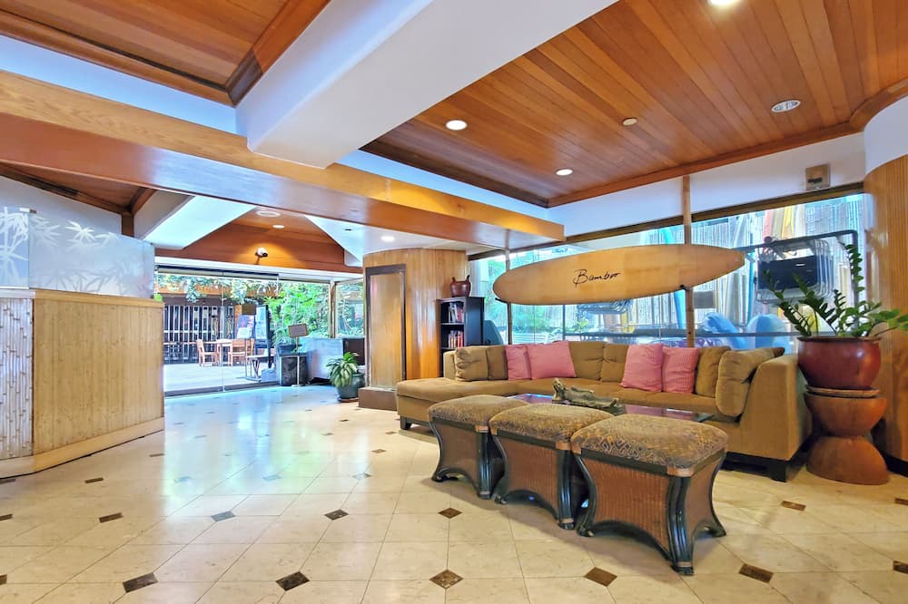 Waikiki Apartment | ❃Bamboo❃ 10ᵗʰ Floor Deluxe studio overlooking Palm trees & Lucious Pool⁕Spa Area