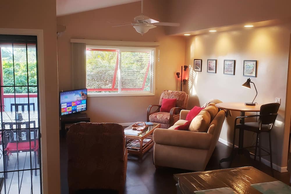 Pauwela Cottage | Private, Serene & Cute Cottage. Ocean Views & A/C. Near Hana Hwy.
