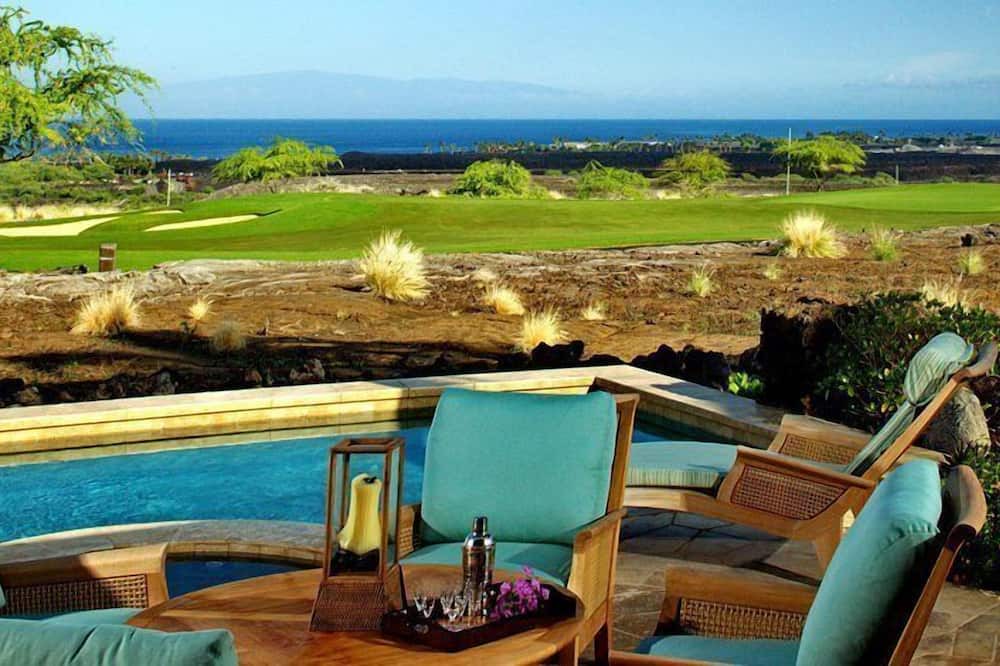 Kaupulehu House | Experience luxury near golf courses, 4 mins to Four Seasons Resort