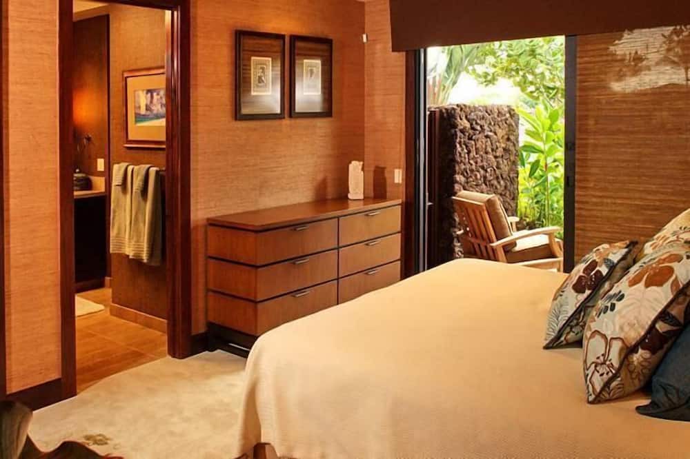 Kaupulehu House | Experience luxury near golf courses, 4 mins to Four Seasons Resort