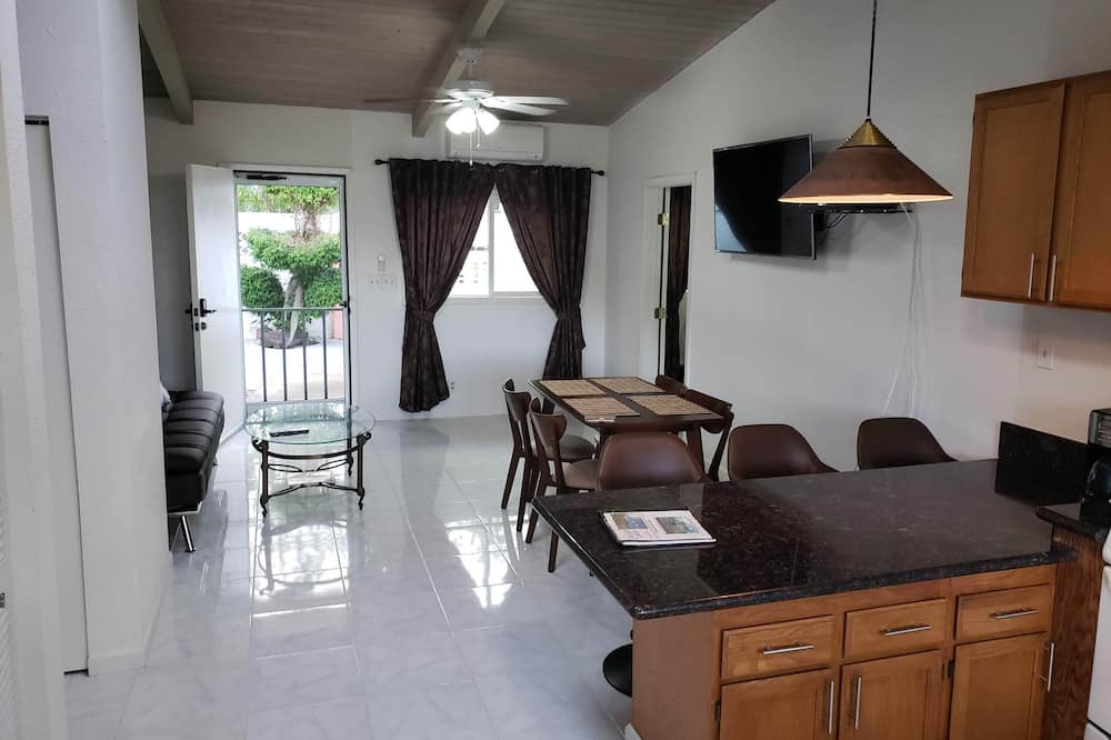 Kahala Cottage | Kahala Valley 2Bed Cottage, Sleeps 6, Quiet backyard w/peekaboo views