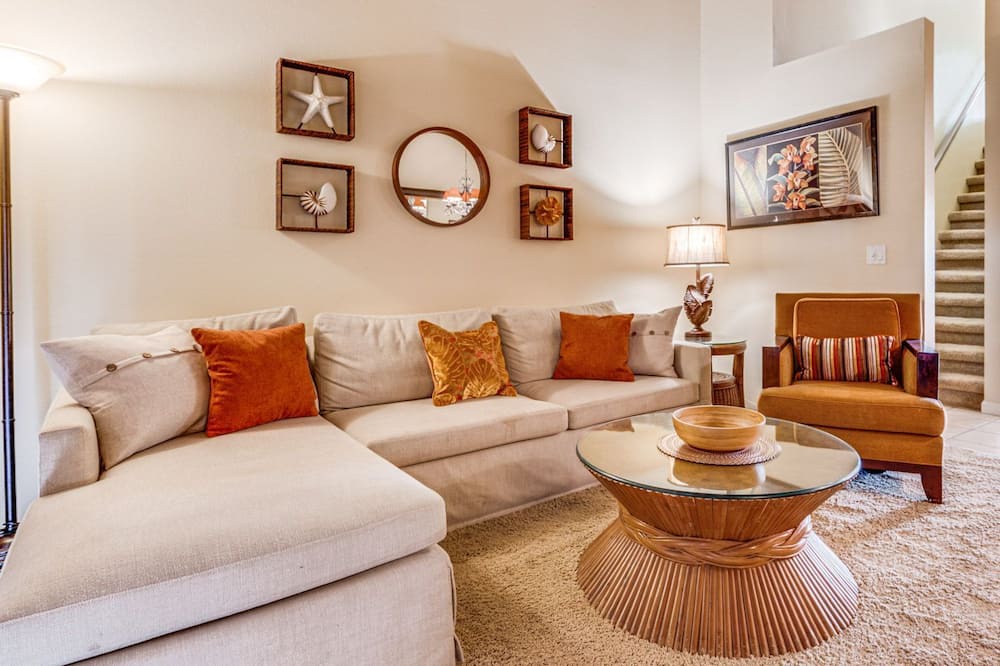 Kihei Condo | Top Floor Spacious Ocean View Condo! Minutes to Beaches, A/C, Wifi, Pool